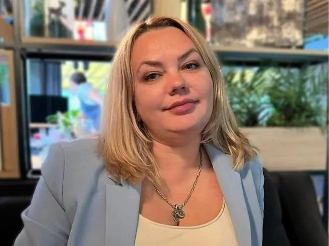 Жалоба Анны Елисеевой и ещё ряда фигурантов, оспаривающая передачу материалов дела в Краснодарский край, будет рассмотрена 22 июля. В деле проходят 12 человек, им вменяют мошенничество и коррупционные преступления.