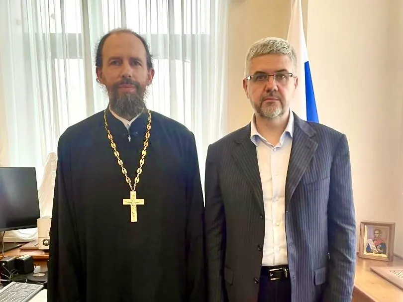 Заместитель министра юстиции Вадим Баланин на Петербургском международном юридическом форуме заявил, что сожительство без официальной регистрации брака представляет прямую угрозу безопасности страны. Министерство ведёт мониторинг ситуации и готовит изменения в Семейный кодекс.