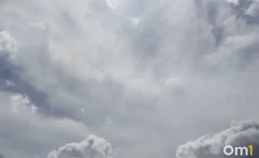 В Тернейском округе Приморского края продолжаются поиски вертолёта R-44, пропавшего 21 июня 2026 года. На борту были командир воздушного судна и лётчик‑наблюдатель; по факту исчезновения возбуждено уголовное дело.