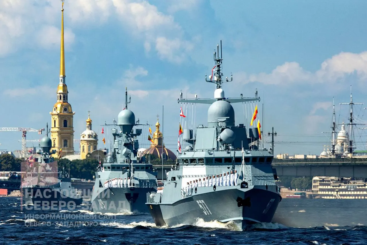 Минобороны приняло решение не проводить в Санкт‑Петербурге главный военно‑морской парад; это уже вторая подряд отмена после сокращённого формата в предыдущие годы.