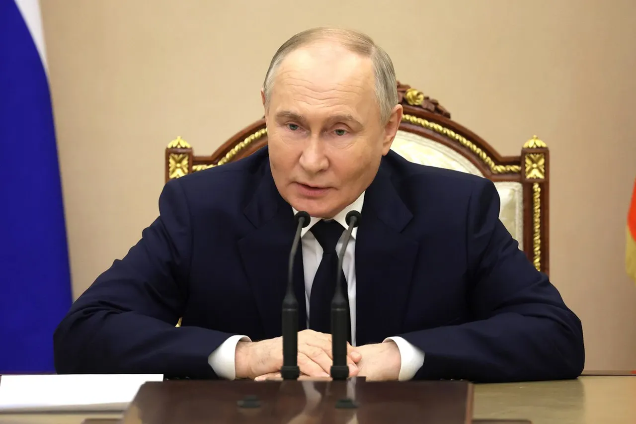 Президент потребовал обеспечить непрерывность работ над ледоколами «Ленинград» и «Сталинград» и подчеркнул важность реализации проекта «Лидер».