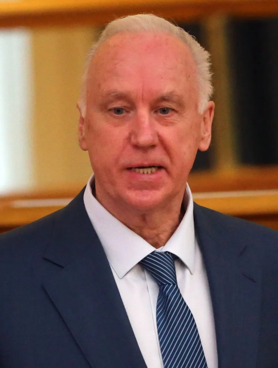 Глава Следственного комитета предложил внести в Уголовный кодекс положение об отягчающем обстоятельстве — совершение преступления с использованием информационно‑коммуникационных технологий, включая искусственный интеллект, VPN и прокси. Инициатива нацелена на борьбу с кибермошенничеством, незаконным оборотом данных и посягательствами на критическую инфраструктуру.