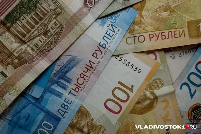Региональная выплата для военнослужащих по контракту выросла до 3 млн рублей; общая сумма поддержки вместе с федеральной достигла 3,4 млн рублей.