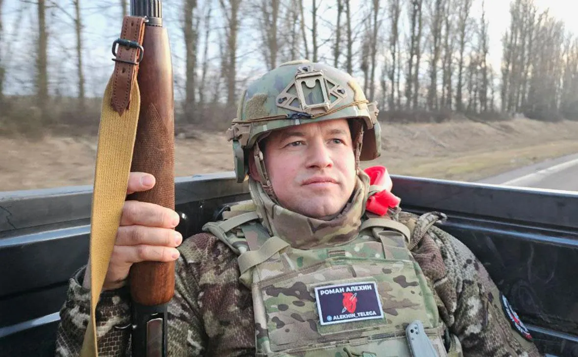 Роман Алёхин утверждает, что Минюст не принимает его отчёты и тем самым создаёт условия для штрафов и уголовного дела, называя это попыткой «выдавливания» из России.