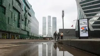 Большинство российских работодателей до конца года прекращают расширять штат из‑за ослабления спроса на продукцию и услуги, переходя от массового найма к точечной кадровой политике и частичной занятости.