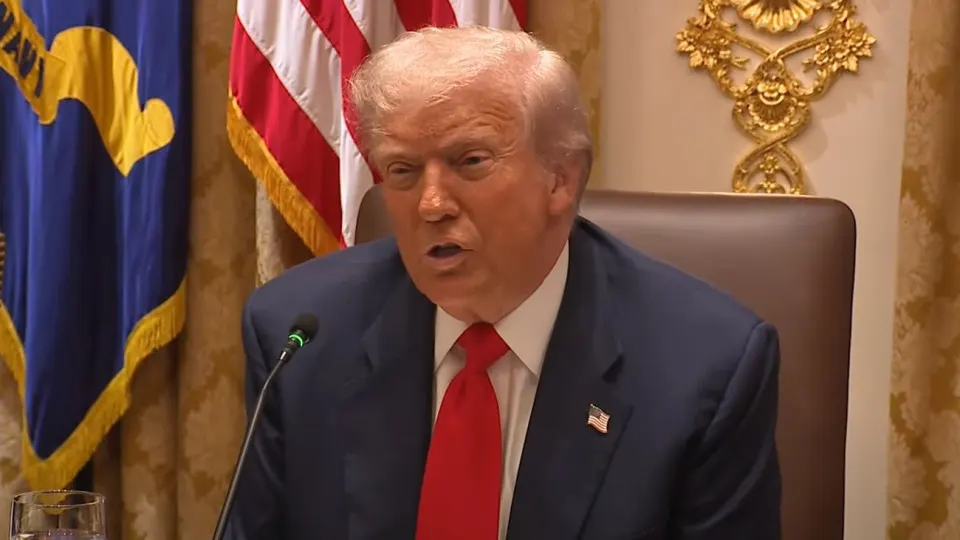 Президент США заявил, что Тегеран якобы испытывает внутренний кризис и добивается разблокировки Ормузского пролива в рамках затянувшихся переговоров о прекращении конфликта и ядерной программе.
