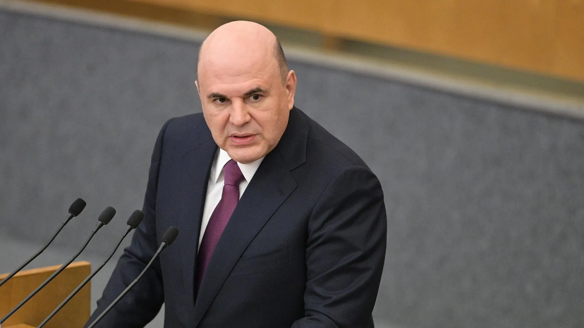Ассоциация участников электронной торговли выступила против резкого ввода полного НДС на импорт, предлагая поэтапный вариант, чтобы избежать оттока покупателей в «серые» каналы и падения выручки российских продавцов.