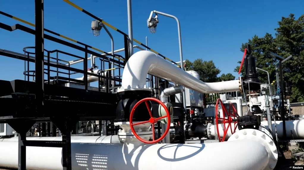 Ночью 21 апреля в Самарской области был атакован объект нефтепровода «Дружба». Украинские источники заявляют о попадании дронов по станции «Самара» и повреждении ёмкостей с нефтью, однако независимых подтверждений возгорания и разрушений пока нет.
