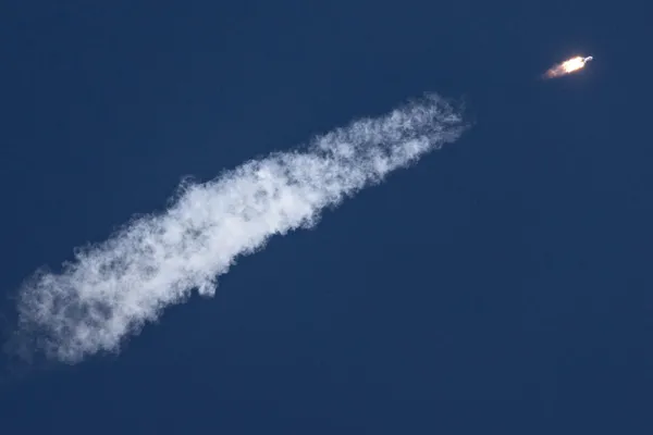30 апреля с космодрома Байконур состоялся первый пуск одноразовой двухступенчатой ракеты-носителя «Союз-5». По данным Роскосмоса, ступени отработали штатно, макет выведён на расчётную суборбитальную траекторию.