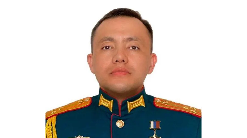 В селе Князе‑Волконское‑1 28 апреля в почтовый ящик одного из домов заложили взрывное устройство, предназначенное для одного из высокопоставленных офицеров. В результате погиб командир батальона связи, несколько человек получили ранения; сведений о состоянии Омурбекова пока нет. Ранее ему предъявлялись обвинения в преступлениях во время оккупации Бучи, он находится под международными санкциями.