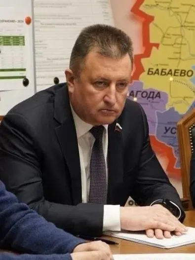 Проект вносит ограничения на снижение тарифов жильцами: ОСС смогут голосовать лишь за повышение, а опустить плату ниже регионального минимума станет невозможным.
