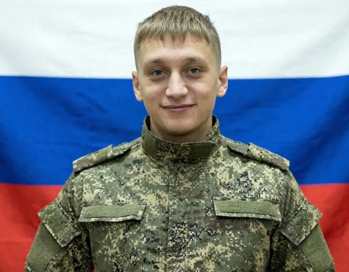 23-летний студент из Бурятии подписал контракт на службу оператором БПЛА в начале января и погиб под Луганском через три месяца службы — это первый подтверждённый случай такого рода.