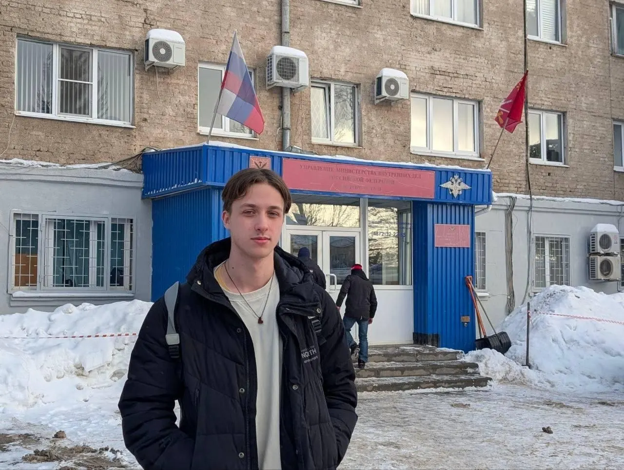 В реестр «иностранных агентов» внесён 19‑летний активист из Тулы. В тот же день в списке оказались несколько общественных деятелей, учёных и зарубежное СМИ.