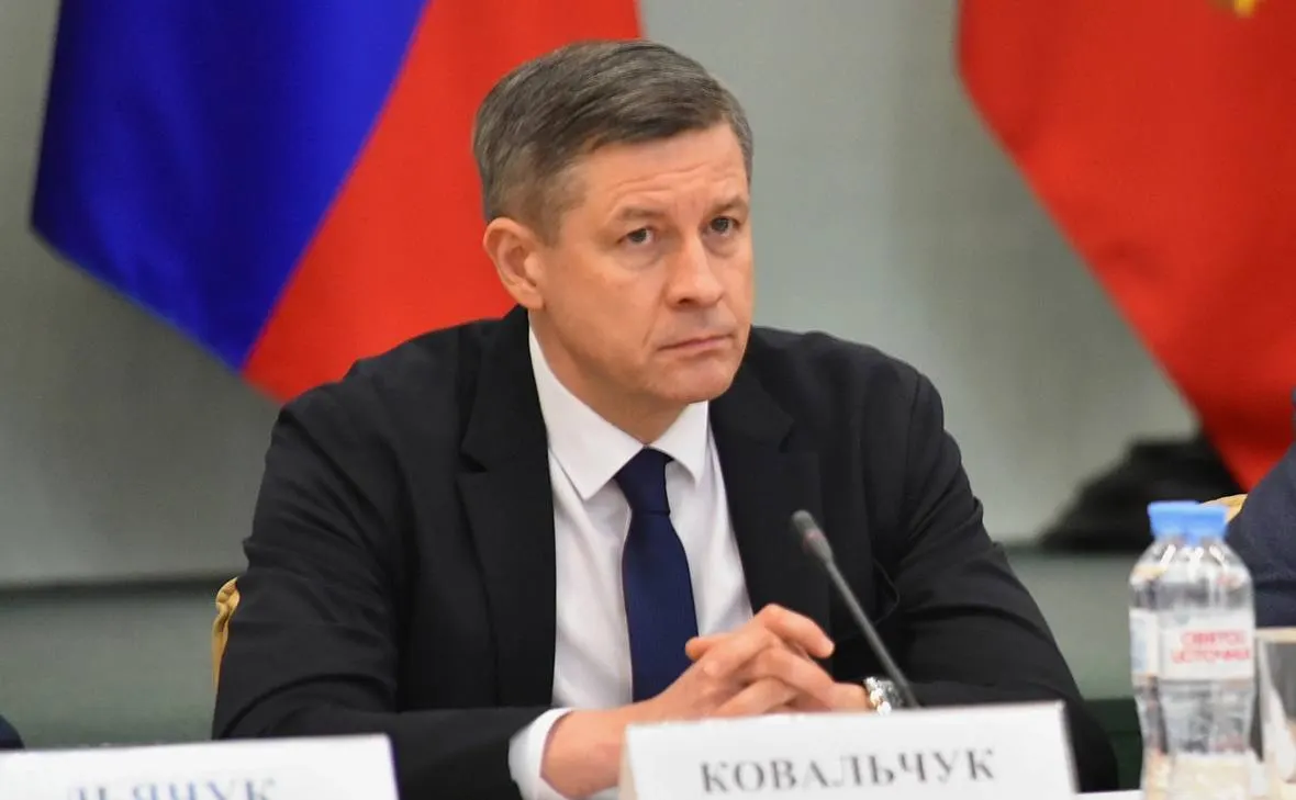 Врио губернатора Егор Ковальчук подписал указ об отставке регионального правительства; новый состав пока не представлен.