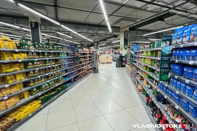 По данным Росстата, стоимость условного минимального набора продуктов в Приморском крае в марте 2026 года составила 10 470,79 руб., заметно превысив среднероссийский уровень и оказавшись дороже, чем в Москве.
