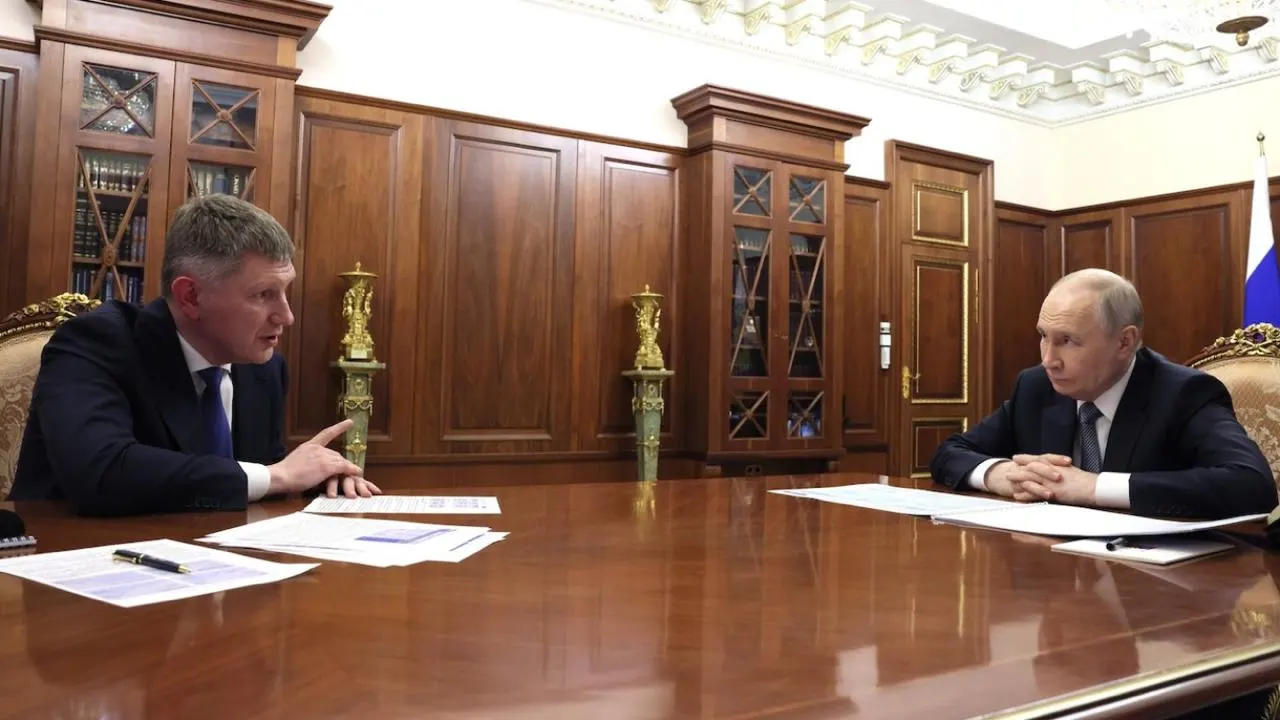 Министр Максим Решетников сообщил президенту, что Россия сокращает разрыв по ВВП на душу населения и по темпам роста в ряде показателей обошла США, хотя по уровню ВВП на душу населения страна всё ещё значительно отстаёт от развитых государств, сообщают данные МВФ.