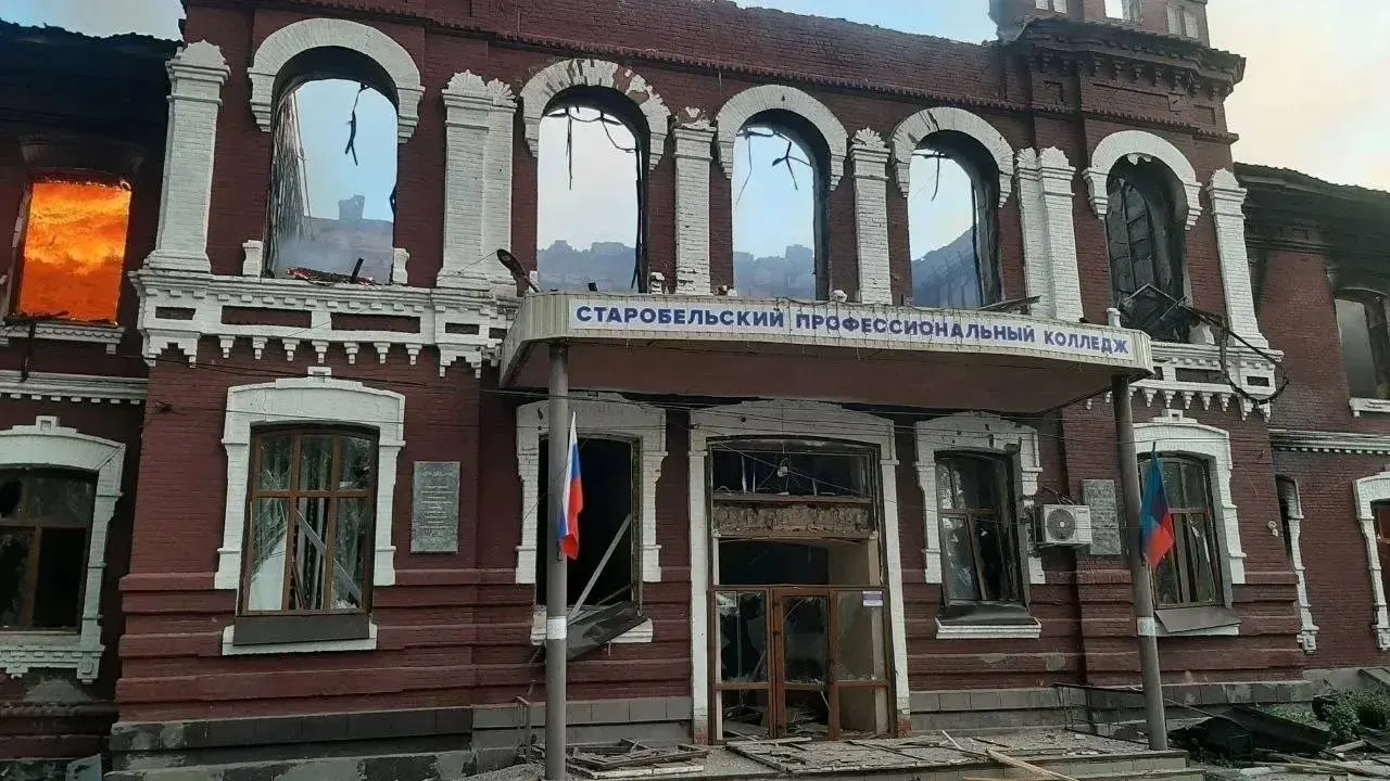 Ночью 22 мая общежитие профессионального колледжа в Старобельске было атаковано: по официальным данным подтверждена гибель 6 человек, ещё 15 числятся пропавшими; число раненых — 39, в основном несовершеннолетние.