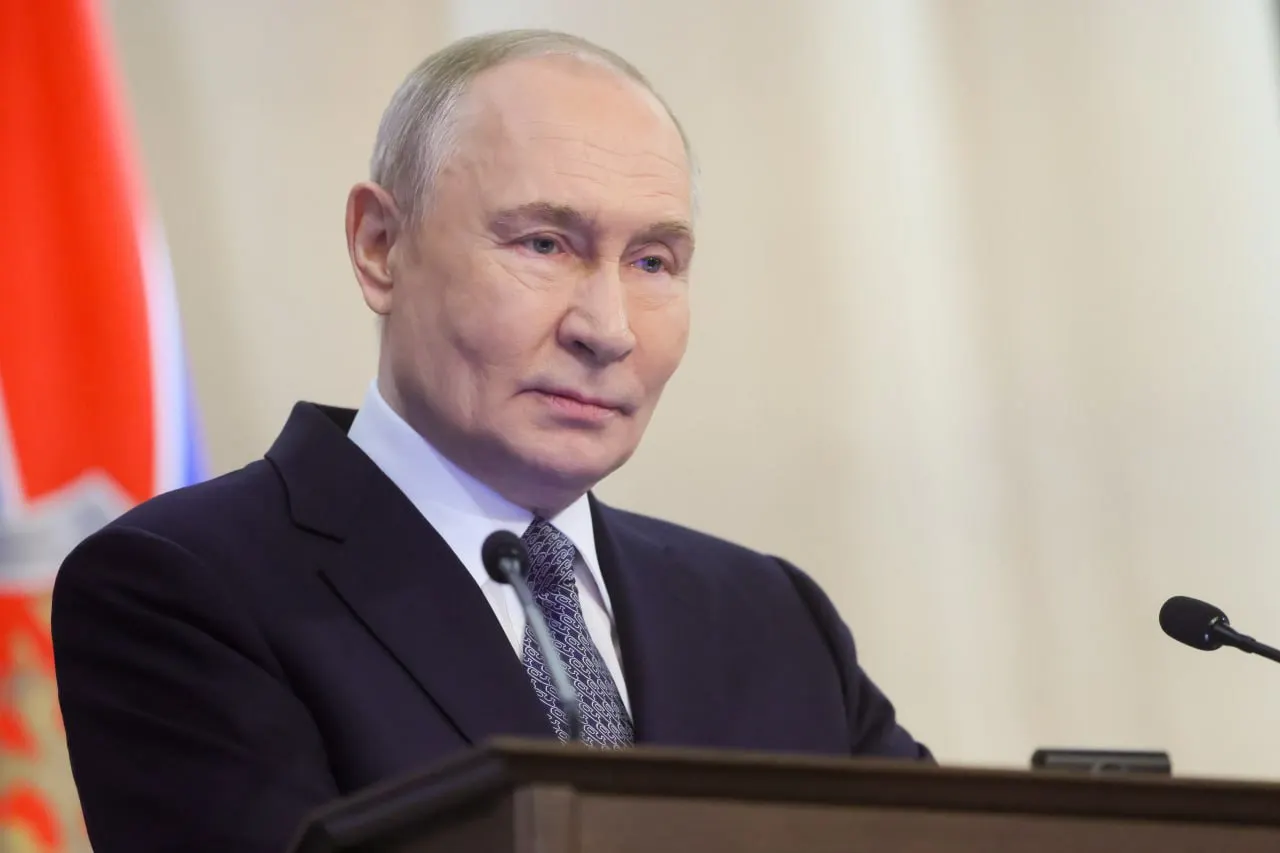 Президент России Владимир Путин в период с 27 по 29 мая посетит Казахстан по приглашению главы государства; в ходе переговоров стороны обсудят укрепление стратегического партнёрства и союзнических отношений.