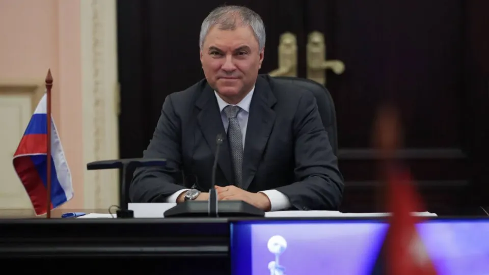 Спикер Госдумы заявил, что применение западных спутниковых и военных технологий против гражданских объектов может вынудить Россию использовать неизвестное оружие. Заявление последовало после удара по оккупированному Старобельску и ответных обстрелов Киева.