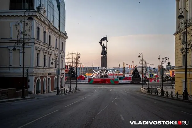 Губернатор Приморья дал старт конкурсу для архитектурных бюро из пяти стран — проекты должны вернуть городу связь с морем и сохранить историческое наследие.