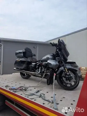 Почти не эксплуатированный премиальный турер Harley‑Davidson CVO 2025 с пробегом 10 км и набором дорогих аксессуаров выставлен на продажу во Владивостоке. Продавец просит 5,2 млн рублей.