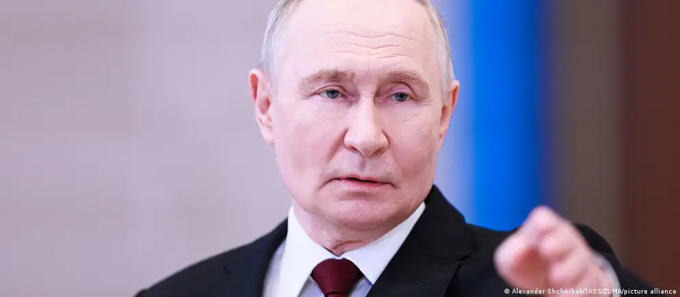Президент подписал закон, который позволяет арестовывать имущество граждан, покинувших страну, в качестве обеспечительной меры по ряду административных правонарушений против интересов РФ. Закон вступает в силу 1 сентября.