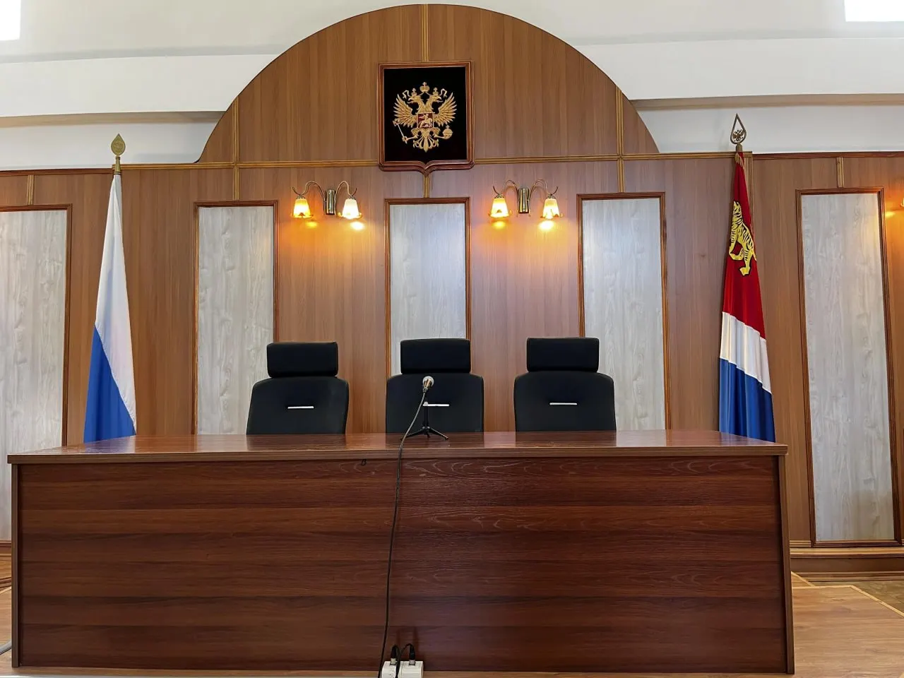 Корпорация развития Дальнего Востока и Арктики требует расторжения соглашения с ООО «Сэлмон» — инвестор не внес обещанные средства и не предоставлял отчёты по центрам семейного отдыха. Первое заседание назначено на 23 июня.