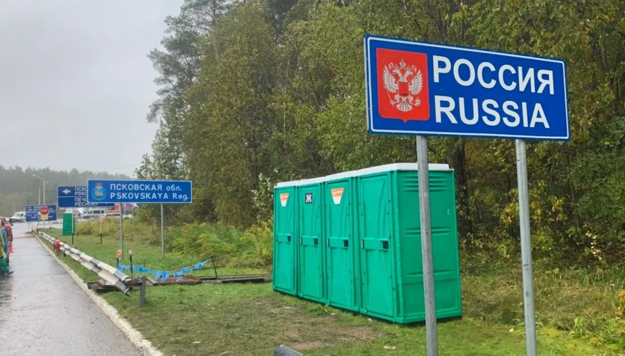 В проект 21-го пакета санкций планируют включить полный визовый запрет для тех, кто служил в российских вооружённых силах или прокси‑формированиях с начала полномасштабного вторжения. Эксперты указывают на неясности в механизмах выявления и применении ограничений к срочникам и дезертирам.