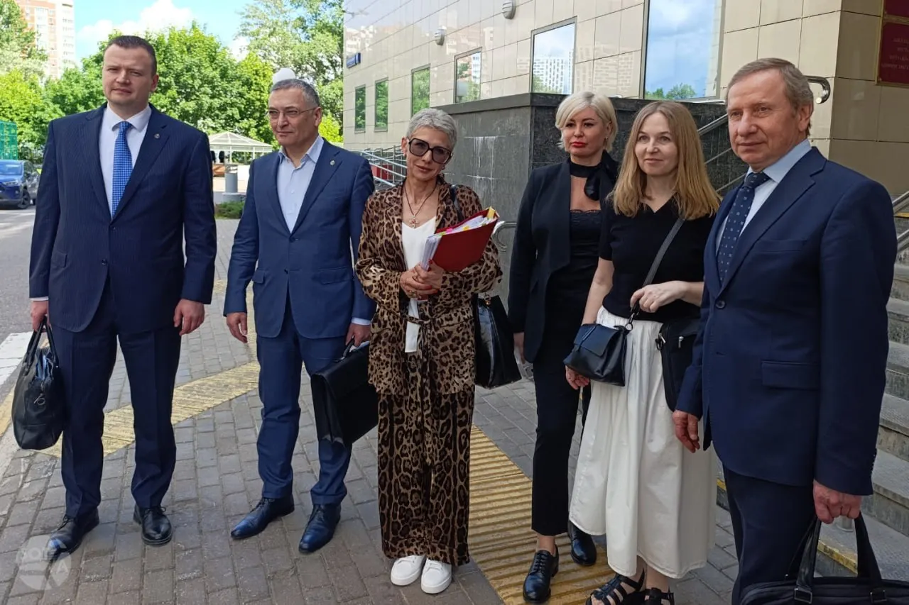 Апелляция оставила в силе решение о лишении адвокатского статуса Алексея Басистова, Дмитрия Проводина и Юлия Тая. Защита и Палата утверждали, что вопрос должен решаться внутри адвокатского сообщества, а не в суде.