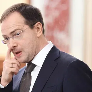 Помощник президента предложил ввести обязательную отработку для бюджетников и распространить практику распределения выпускников между работодателями в интересах государства и предприятий.