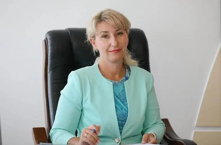 Апелляция Приморского краевого суда изменила решение районного суда: Елену Пахоменко и Дмитрия Курилова приговорили к колониям общего режима по делу о контракте на мобильные очистные сооружения для свалки во Владивостоке.