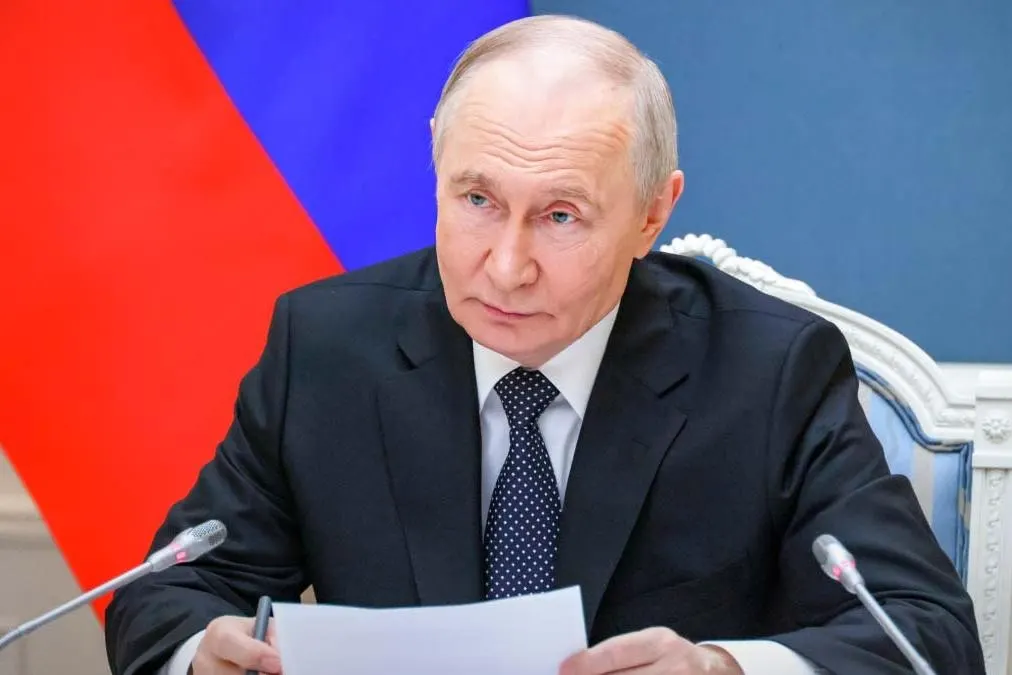 Указ, вступивший в силу 1 июня 2026 года, разрешает приостанавливать исполнение обязательств перед иностранными кредиторами из «недружественных» стран не только по кредитам и ценным бумагам, но и по банковским депозитам.