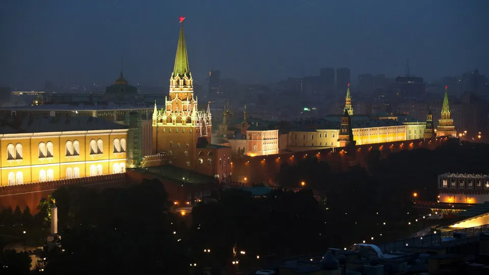 По информации собеседников, из Кремля в июне дали распоряжение ограничить показ фото и видео последствий ударов с Украины и акцентировать внимание на ответных ударах России.