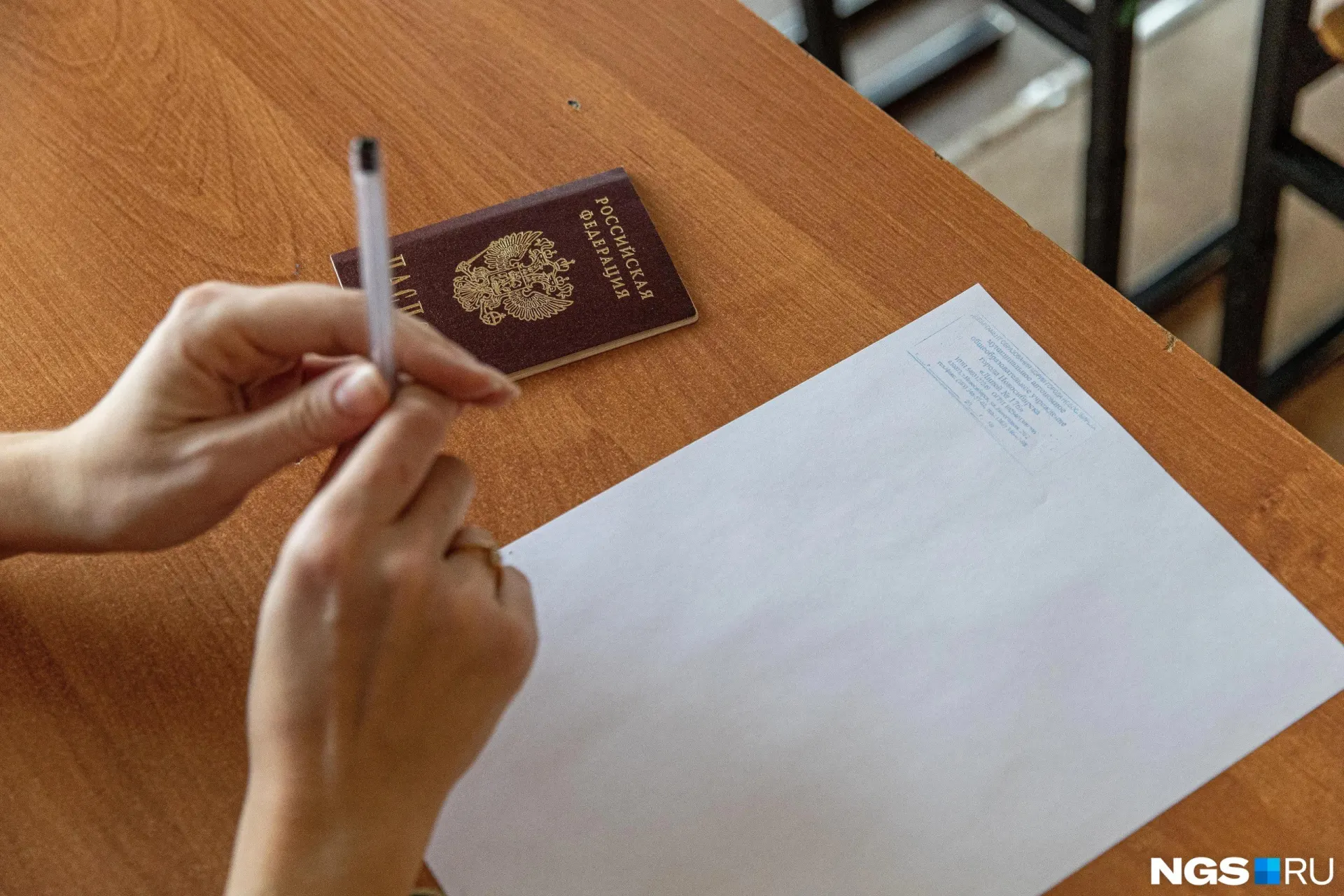 Выпускник получил денежное поощрение от онлайн‑школы, где готовился; ранее школе приписывали намерение подарить ему автомобиль.