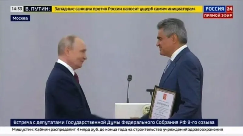 На церемонии награждения в Кремле глава «Новых Людей» поблагодарил президента и заявил о необходимости продолжить усилия для победы в специальной военной операции.