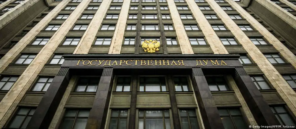 Парламент принял пакет поправок, который меняет механизм топливного демпфера, расширяет учет биржевых продаж и вводит компенсации для импортного дизеля. Ожидается, что меры увеличат предложение топлива и снизят ценовую волатильность.