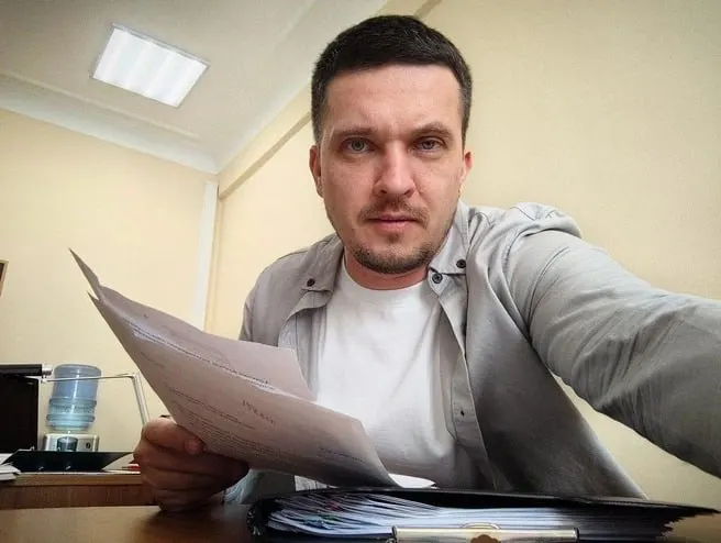 Комиссия отмела его кандидатуру в списке партии «Новые люди». Сам Савенко заявил, что не подписывал выдвижение и поддерживает решение об исключении.