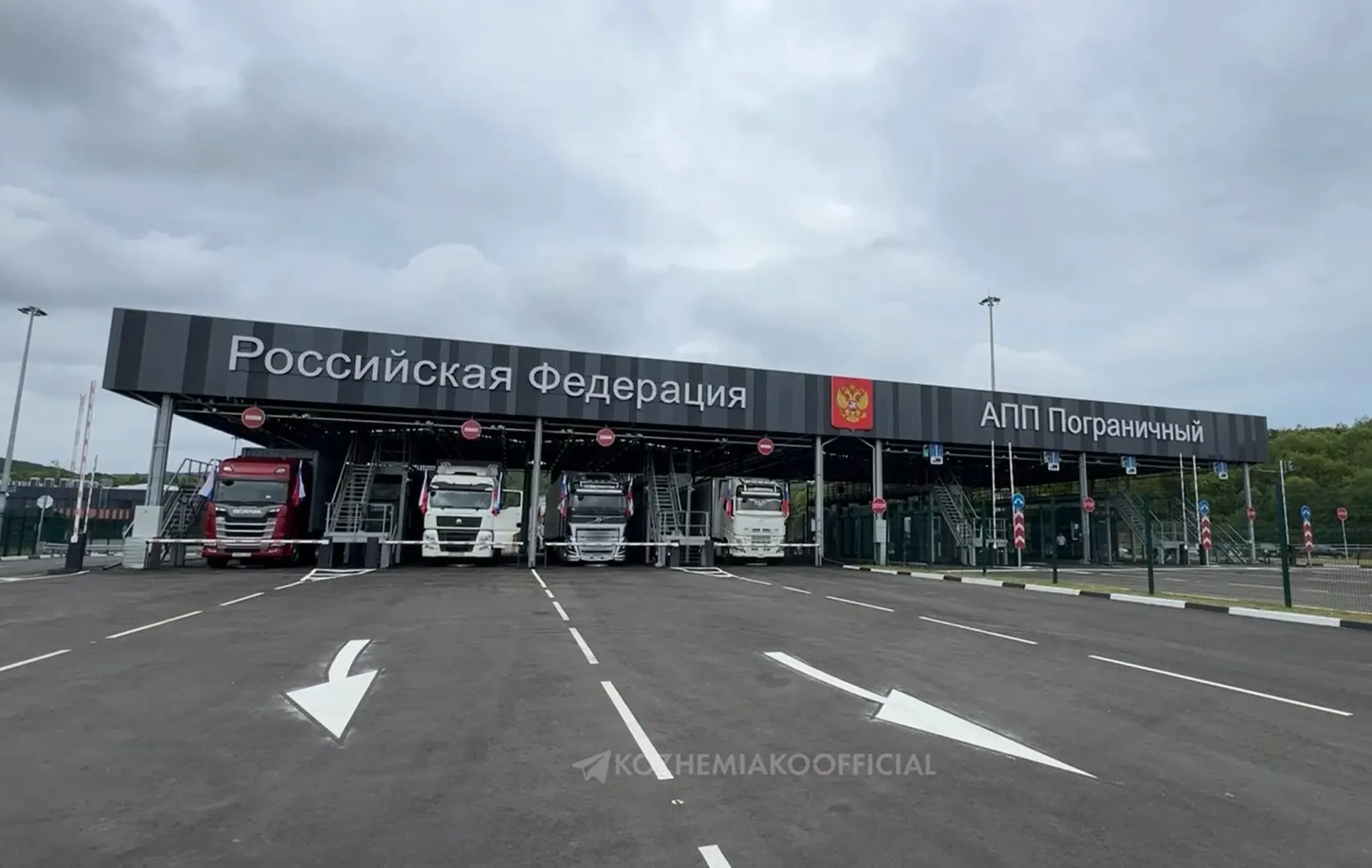 Крупнейший сухопутный переход Приморского края после реконструкции увеличил пропускную способность в три раза и войдёт в транспортный коридор «Приморье‑1», он сможет принимать до 1300 грузовиков и автобусов в сутки.