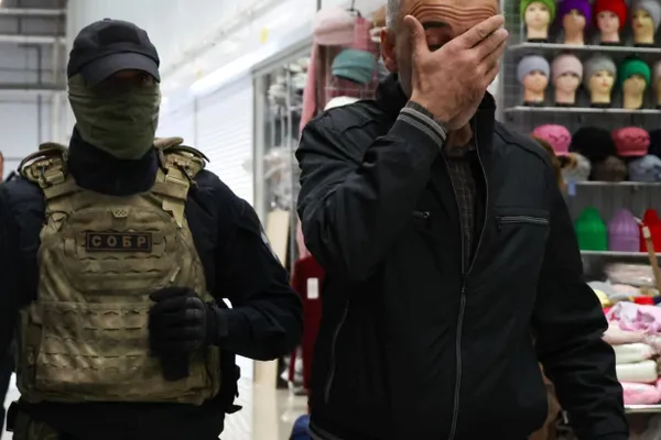 Депутаты приняли поправки к закону о правовом положении иностранных граждан: теперь работники-иностранцы должны подтверждать доход не ниже прожиточного минимума с учётом регионального коэффициента; при несоответствии патент или разрешение на работу могут не продлить.