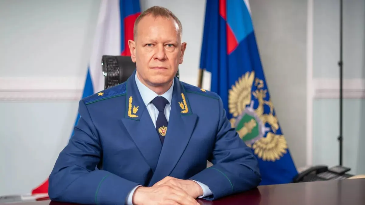 Президент направил в Совет Федерации кандидатуру начальника управления Генпрокуратуры по Сибирскому ФО Николая Рябова. Консультации сенаторов назначены на 16 июля; после них президент примет окончательное решение.