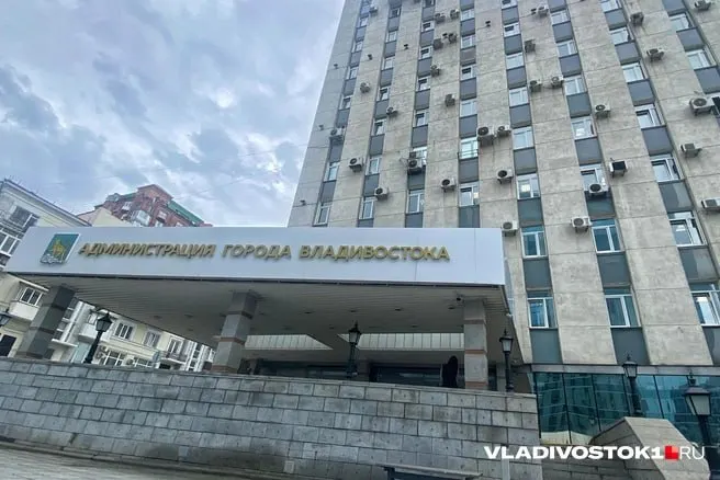 Дума Владивостока большинством голосов поддержала кандидата губернатора — действующего мэра Константина Шестакова. Он принес присягу и обозначил приоритеты развития города.