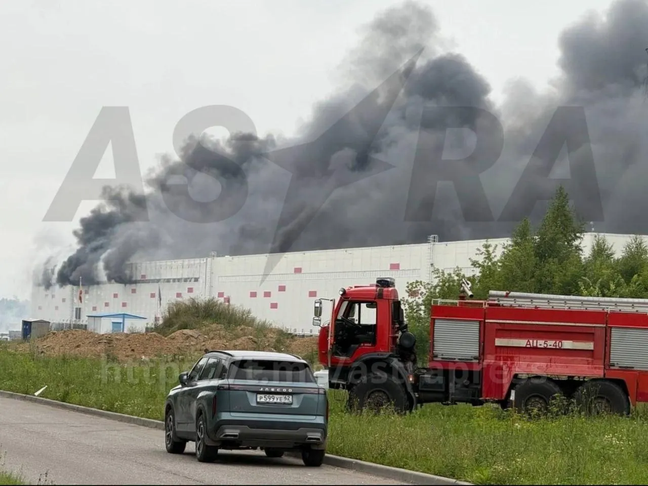 Шесть человек пострадали после атаки беспилотников в Рязанской области. Ночные удары также привели к разрушениям в Таганроге; в Иркутской области — серия задержаний после остановки паромной переправы. В Москве — задержание муниципального кандидата; в книжной отрасли — сокращения и ужесточение проверок.