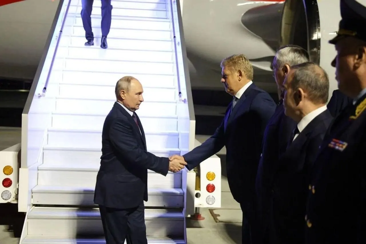 Президент посетил Новосибирск на церемонию открытия Сибирского кольцевого источника фотонов (СКИФ).