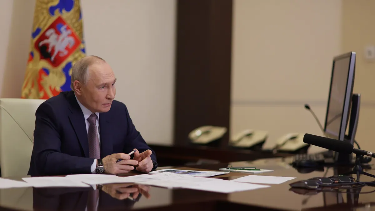 Указ позволяет вводить временное внешнее управление на объектах критической инфраструктуры в случае несоблюдения мер по их защите; текст опубликован на портале правовых актов и вступает в силу после публикации.