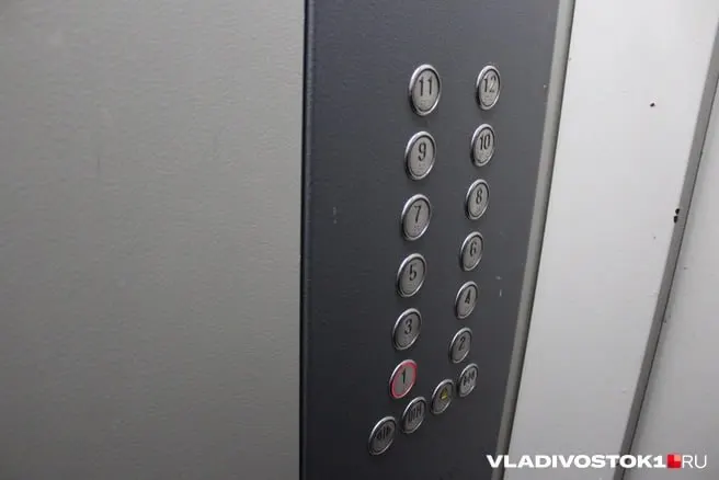После длительного простоя лифты в доме на Леонова возобновили работу благодаря вмешательству прокурорского надзора и принятым мерам