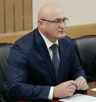 Зампред правительства Приморья уволился по собственному желанию; на этом фоне обсуждается устранение должности и дальнейшее курирование градостроительной сферы региона.