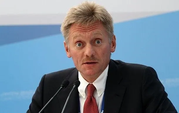 Пресс-секретарь президента рассказал о подходе к журналистам в РФ и сравнил его с практикой США.