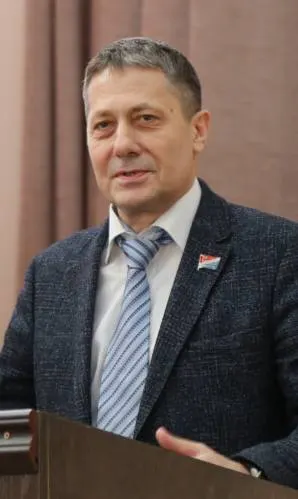 По итогам обработки протоколов во Владивостокском, Артемовском и Арсеньевском округах кандидаты от Единой России лидируют.