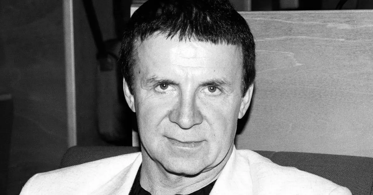 Ушел из жизни известный медиум Анатолий Кашпировский. Подробности уточняются.