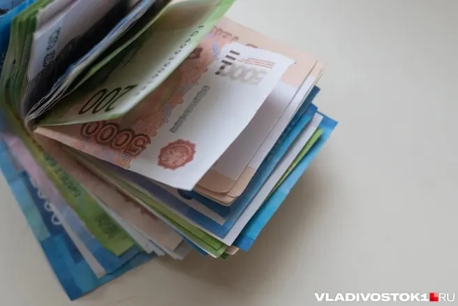 Средняя начисленная зарплата в Приморье достигла 100 836 рублей в месяц, рост за год составил 13,4% (на 11 917 рублей).